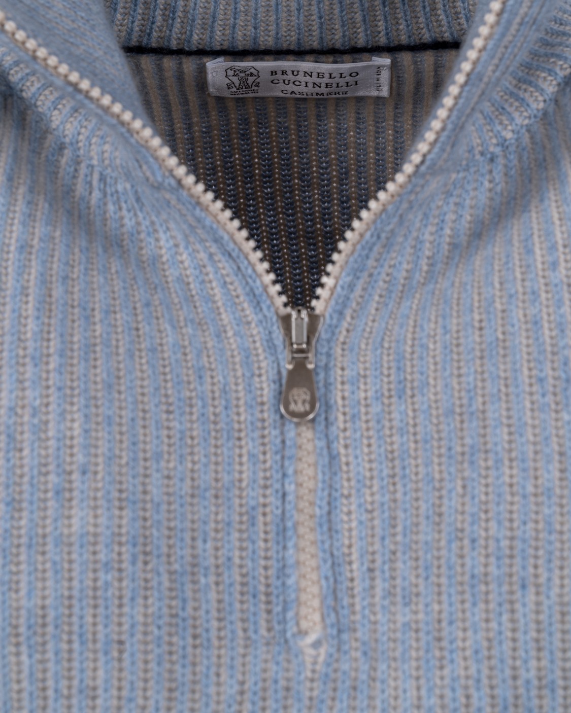 shop BRUNELLO CUCINELLI Saldi Pull: Brunello Cucinelli maglia collo alto vanisé in cashmere costa inglese con zip e manica raglan.
Collo alto.
Apertura con zip.
Manica reglan.
Maglia inglese.
Composizione: 100% cashmere.
Made in Italy.. M22700504-CRC65 number 5910521